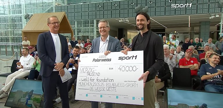 Weisse Westen für sauberes Wasser in Ostafrika: Gemeinnützige Aktion von SCHÖNER WOHNEN Polarweiss und SPORT1 unterstützt die well:fair Stiftung von Neven Subotic mit 40.000 Euro 